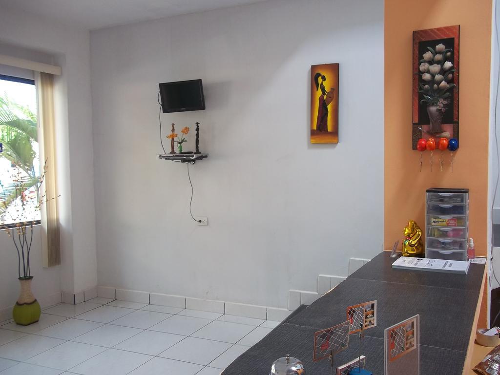 Hotel Casa Linda II à Iquitos Extérieur photo